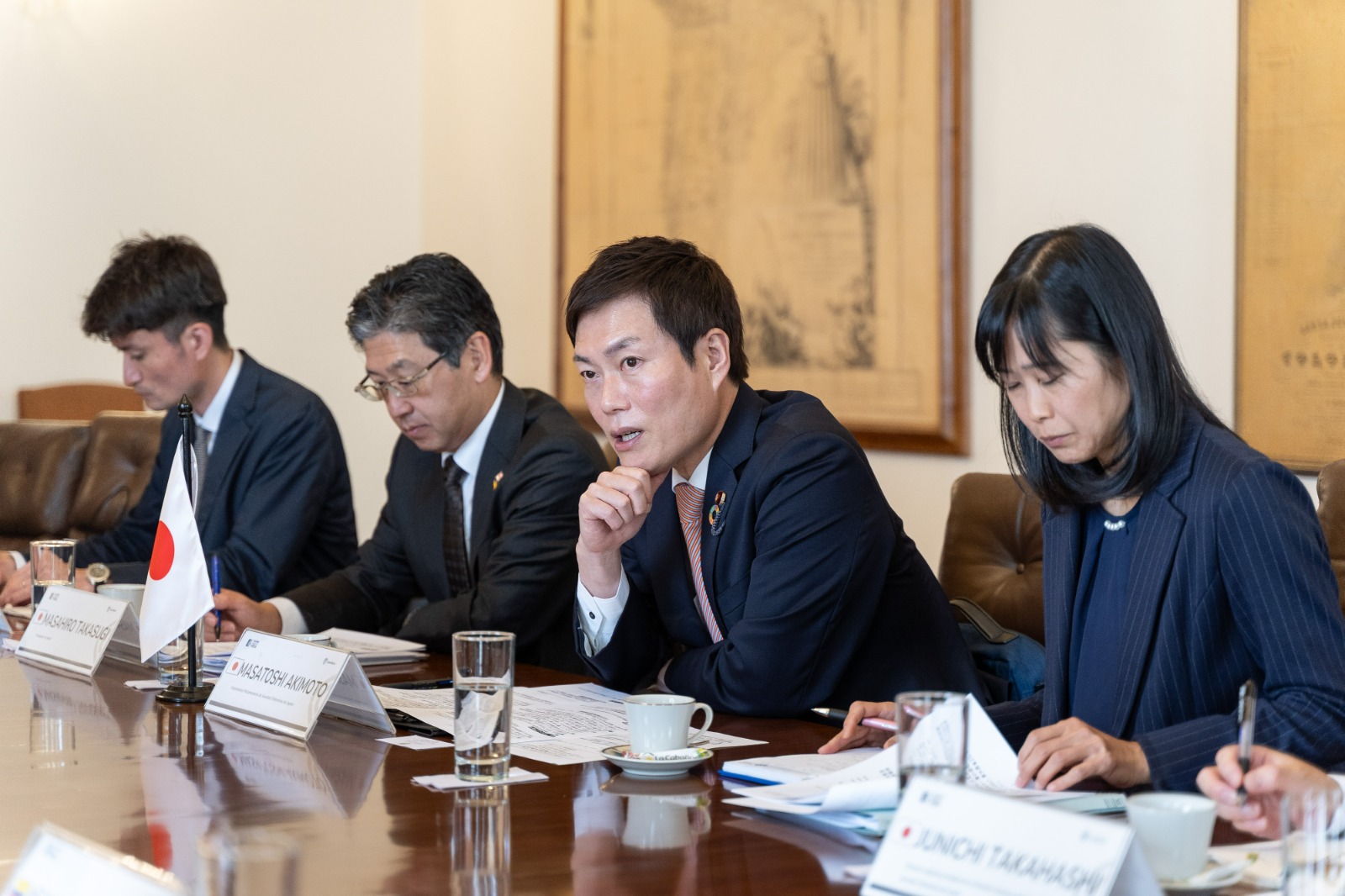 Viceministro Francisco Coy y el Viceministro Parlamentario de Asuntos Exteriores de Japón dialogaron sobre temas de la agenda bilateral