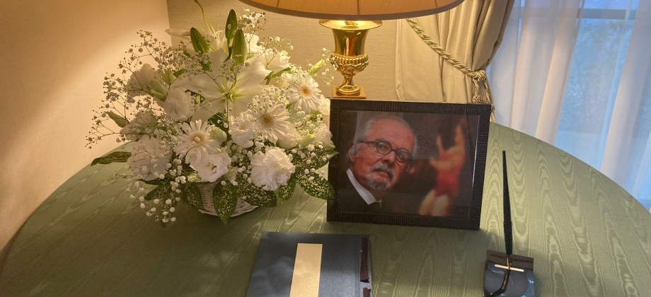 Embajada de Colombia en Japón abre libro de condolencias por el fallecimiento del Maestro Fernando Botero