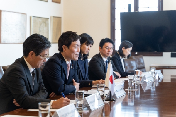Viceministro Francisco Coy y el Viceministro Parlamentario de Asuntos Exteriores de Japón dialogaron sobre temas de la agenda bilateral