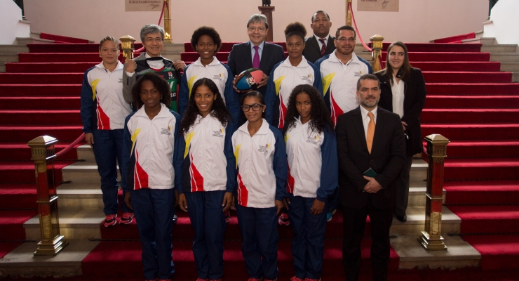 Canciller Trujillo participó en despedida a jugadoras de rugby de La Guajira que viajaron a Japón, con apoyo de la iniciativa Diplomacia Deportiva y Cultural